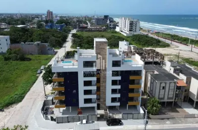 Cobertura triplex a 100 metros da praia, com 04 dormitórios (sendo 02 suítes)
