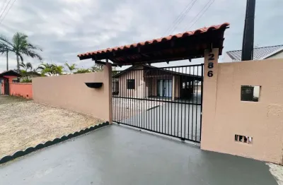 Casa com 03 dormitórios (sendo 01 suíte) no balneário rainha do mar!