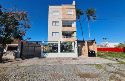 Apartamento com 03 quartos (01 suíte), á poucos metros da praia