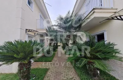 Sobrado com 2 suítes em condomínio no bairro maitinga em bertioga-sp.