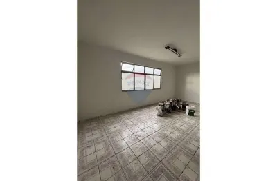 Apartamento com 4 quartos para alugar na Vila Santa Isabel, Anápolis 