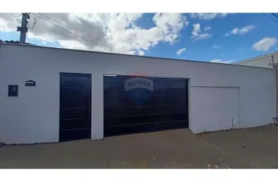 Casa com 3 quartos à venda na Rua 12, Lourdes, Anápolis