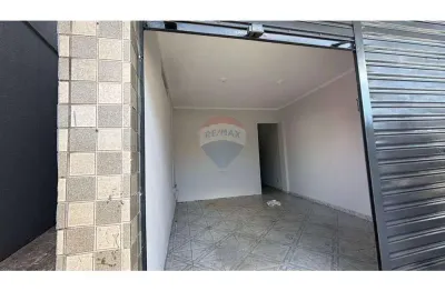 Sala comercial com dois ambientes para locação na avenida tiradentes.