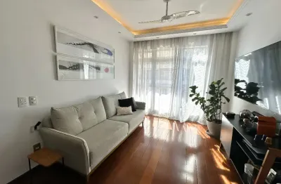Excelente apto na rua professor gabizo, com 03 quartos todo reformado.