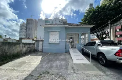 Casa comercial com 9 salas para alugar na Rua Pessoa de Melo, 190, Madalena, Recife