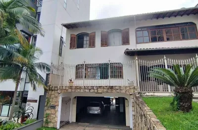 Casa com 4 dormitórios, 345 m² - venda por R$ 1.400.000,00 ou aluguel por R$ 10.409,02/mês - Centro - Juiz de Fora/MG