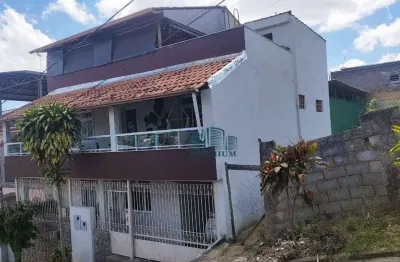 Casa com 3 dormitórios, com terraço e 2 vagas- santo antônio - juiz de fora/mg