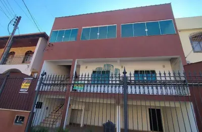 Casa de 4 quartos, 4 vagas e amplo terraço gourmet- monte castelo