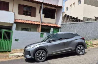 Casa com 3 quartos para alugar por R$ 1.300/mês - Monte Castelo - Juiz de Fora/MG