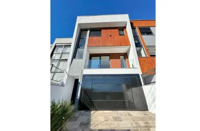 Casa com 3 quartos à venda na Rua Francisco Chiarello, 48, Vinhedos, Caxias do Sul