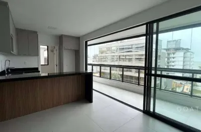Apartamento quadra mar para locação anual na praia brava