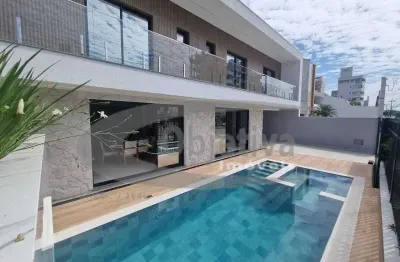 Casa central nova pronta para morar pertinho da praia