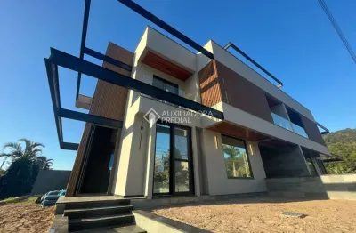 Casa com 3 quartos à venda na rua das piraúnas, 1622, jurerê internacional, florianópolis, 280 m2 por r$ 4.850.000