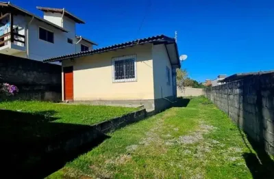 Casa com 2 quartos à venda na servidão thomazia rita da silveira, 80, são joão do rio vermelho, florianópolis, 60 m2 por r$ 320.000