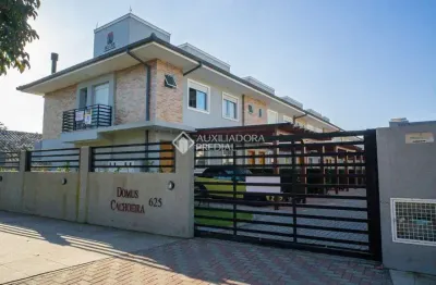 Casa em condomínio fechado com 2 quartos à venda na rua leonel pereira, 625, cachoeira do bom jesus, florianópolis, 95 m2 por r$ 859.000