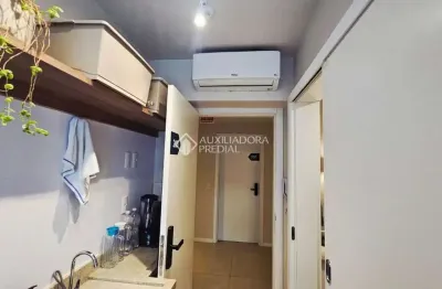 Apartamento com 1 quarto à venda na rua da quaresmeira roxa, 431, cachoeira do bom jesus, florianópolis, 15 m2 por r$ 270.000