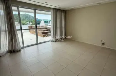 Cobertura com 4 quartos à venda na avenida dos dourados, 1270, jurerê internacional, florianópolis, 198 m2 por r$ 2.700.000
