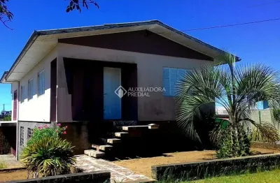 Casa com 4 quartos à venda na augusto crippa, 534, primeiro de maio, farroupilha, 240 m2 por r$ 485.000