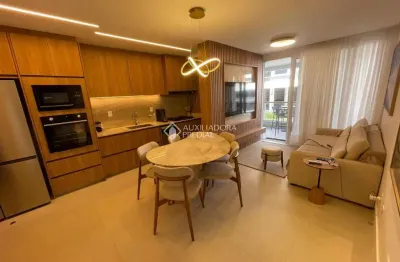 Apartamento com 3 quartos à venda na rua das baleias franca, 60, jurerê, florianópolis, 103 m2 por r$ 3.300.000