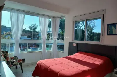 Apartamento com 3 quartos à venda na rua professor teodósio maurício wanderley, 290, canasvieiras, florianópolis, 105 m2 por r$ 1.300.000