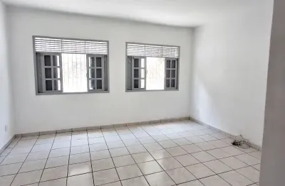 Oportunidade em lagoa nova ! três quartos, sendo uma suíte ! localização privilegiada !