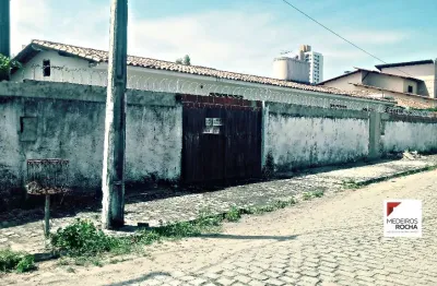 Terreno em localização privilegiada - lagoa nova - com potencial para comércio, serviço ou moradia - próximo a promater, de esquina.