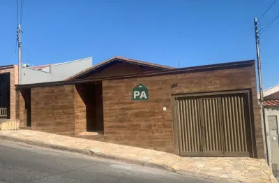Casa com 3 quartos à venda no jardim ipê, poços de caldas  por r$ 850.000