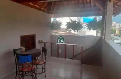 Casa com 2 quartos à venda no Centro, Poços de Caldas  por R$ 950.000