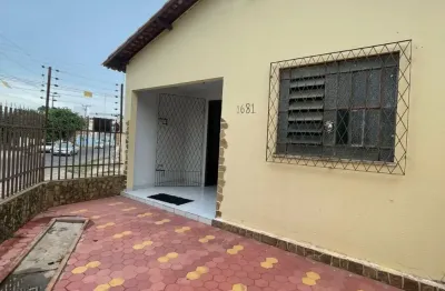 Casa comercial á venda ! bairro centro , teresina -pi  fone 86 98106 0359