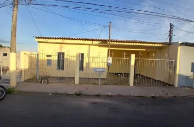 Casa com 3 quartos para alugar no Tijucal, Cuiabá 