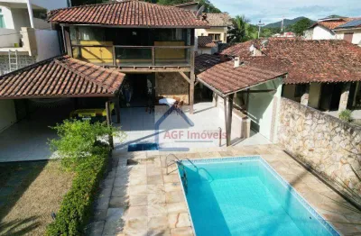 Maravilhosa casa com 5 dormitórios lote inteiro à venda por r$ 950.000 - maravista - niterói/rj