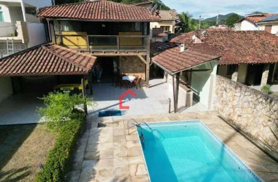 Maravilhosa casa com 5 dormitórios lote inteiro à venda por r$ 950.000 - maravista - niterói/rj