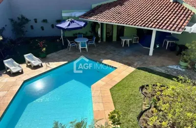 Casa com 4 quartos para alugar em Camboinhas, Niterói 