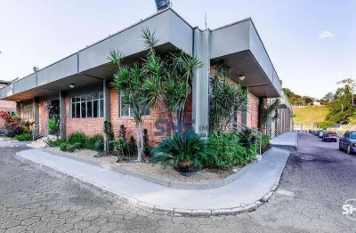 Galpão/depósito/armazém e 6 banheiros para alugar, 4900 m²