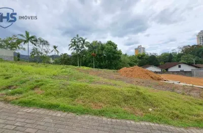 Terreno a venda em condomínio de alto padrão próximo a vila germânica