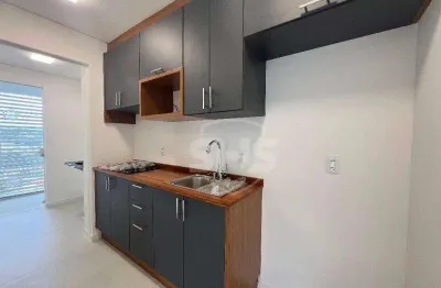 Apartamento novo, último andar com vista para área de preservação!