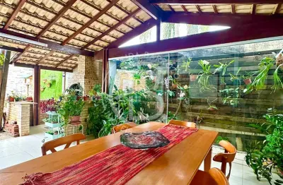 Casa duplex com 3 quartos sendo 1 suíte em hélio ferraz - serra/es