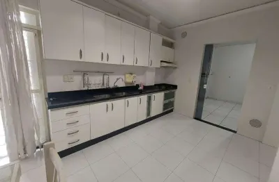 Casa com 3 quartos para alugar na Avenida Senador Attilio Francisco Xavier Fontana, Efapi, Chapecó