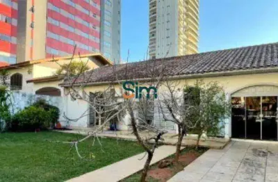 Casa para locação no centro – ampla, confortável e bem localizada!