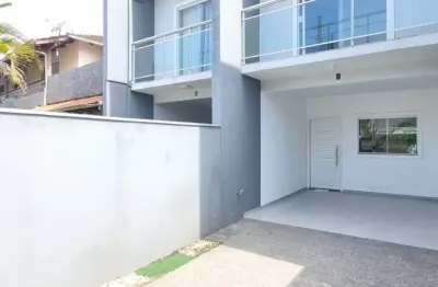 Sobrado geminado com suíte semi mobiliado — oportunidade raríssima em uma área onde ninguém vende porque ninguém quer sair