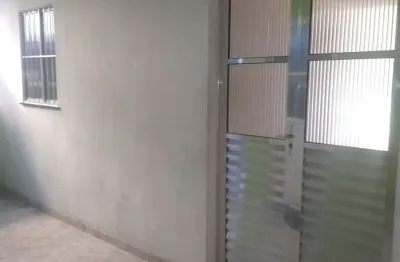 Oportunidade! vendo casa 3/4, 1° subsolo, ventilada, em cajazeiras 10
