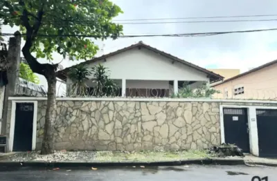 Casa com 6 quartos para alugar na Rua Artur de Sá Menezes, Pituba, Salvador
