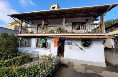 Casa com 3 quartos à venda, 166 m² por r$ 720.000 - vila muqui - teresópolis/rj