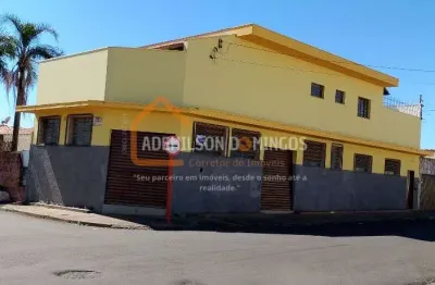 Sobrado com salão comercial próximo da rua antônio. blanco