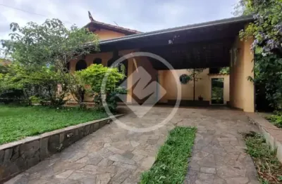 Casa colonial - centro - lagoa santa/mg - 03 quartos - 01 suíte - em lote de 2.500m codigo: 159153