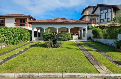 Casa em condomínio fechado com 3 quartos para alugar no Bougainvillee III, Peruíbe 