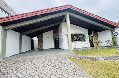 Casa com 5 Dormitórios, a 290m da Praia no Stella Maris – Terreno de 360m² - Oportunidade!