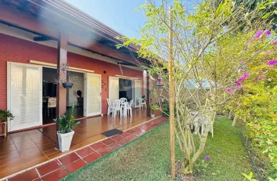 Casa com 4 dormitórios, a 190 metros da praia no stella maris – terreno de 360m² - oportunidade!
