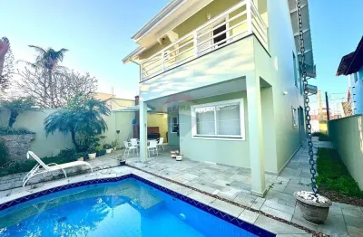 'luxuoso sobrado em peruíbe: conforto e modernidade'