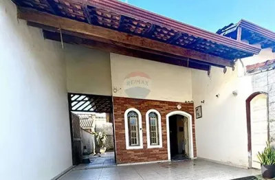 Casa com 3 quartos à venda na Avenida Eduardo Alvares Machado, 987, Centro, Peruíbe